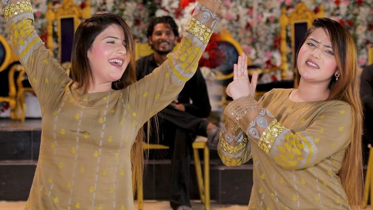 Teri Aakhya Ka Yo Kajal | Nisha Khan Dance Performance 2025