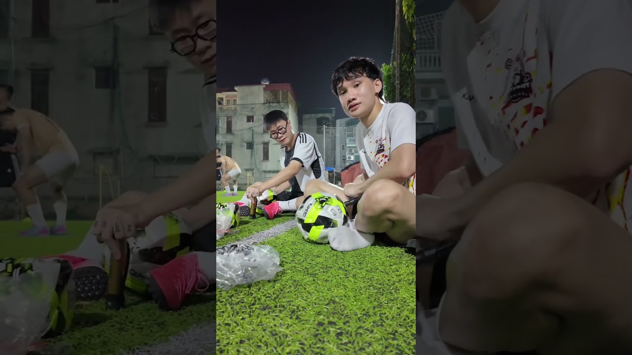 Một ng&agrave;y đi tập đ&aacute; b&oacute;ng c&ugrave;ng team Refund