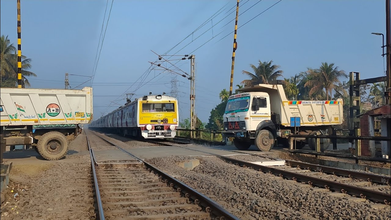 Katwa-Howrah Galloping Local Train || Indian Railways || Train Video || My Train ||