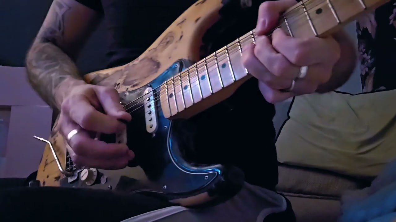 Late night jam , Never played it so picked it up as I went along  #guitar #guitarist #guitarsolo 