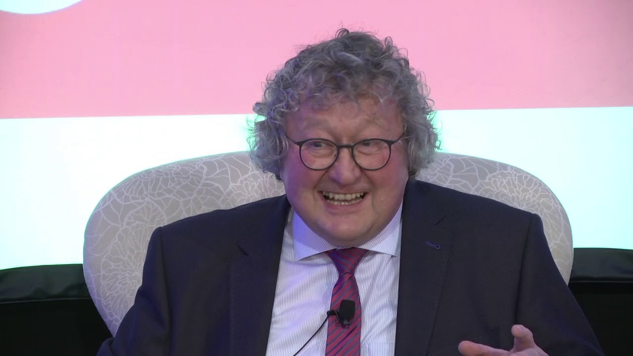 Prof. Dr. Werner Patzelt im Gespräch mit Michael Märzheuser beim Hilton Talk