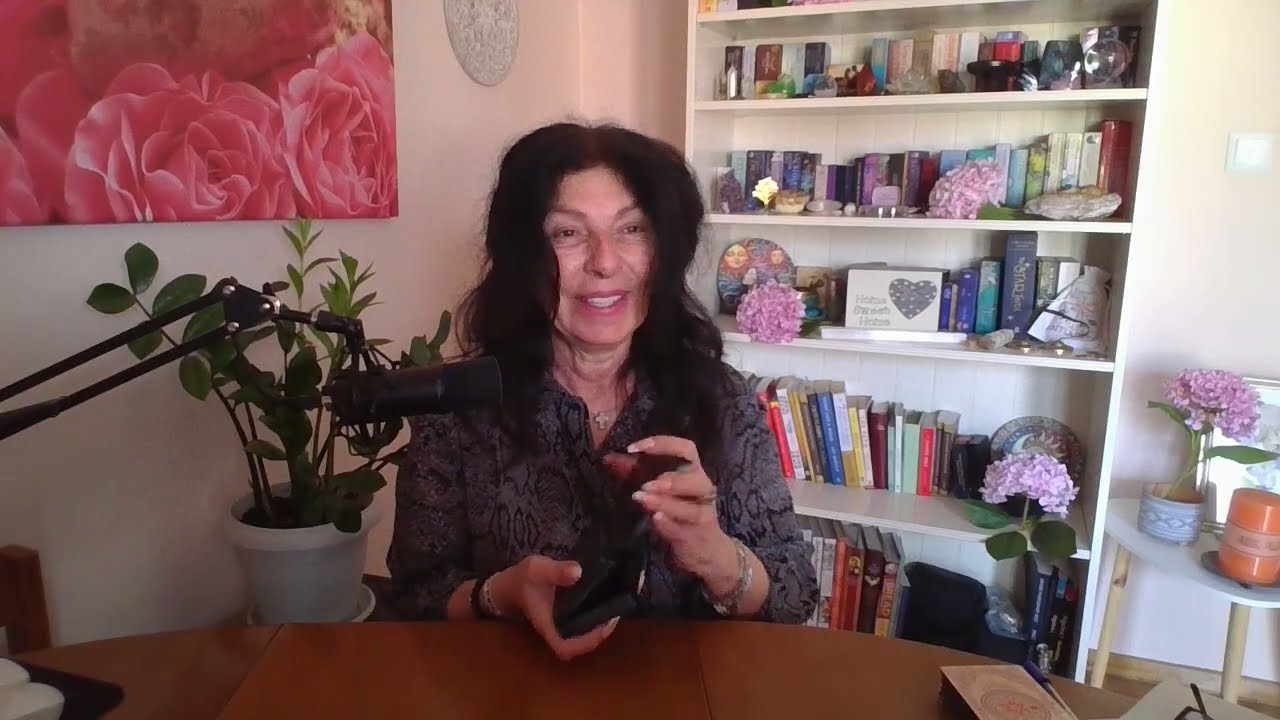VIRGO 😍😘😉✨NEW ROMANTIC INTEREST GIVES YOU THIS EXCLUSIVE GIFT! #VIRGO #VIRGOLOVETAROTREADINGS #TAROT