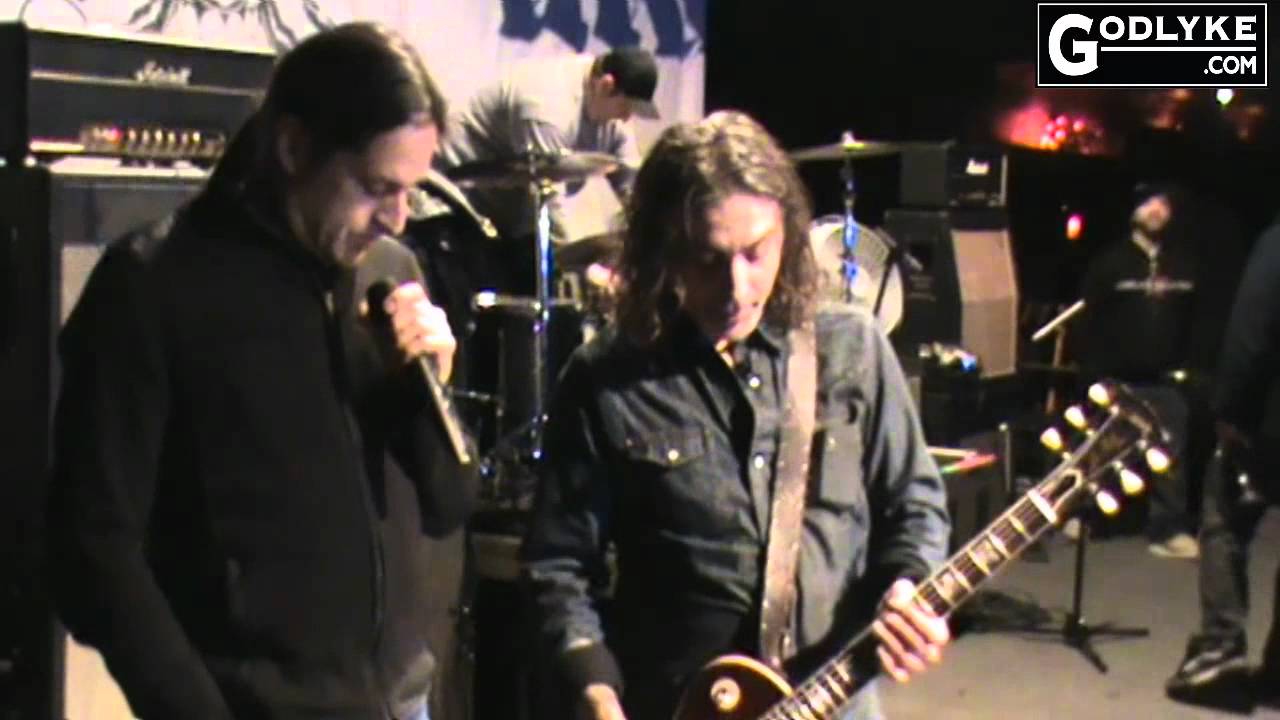 HEAR THEIR GEAR - Monster Magnet - Phil Caivano