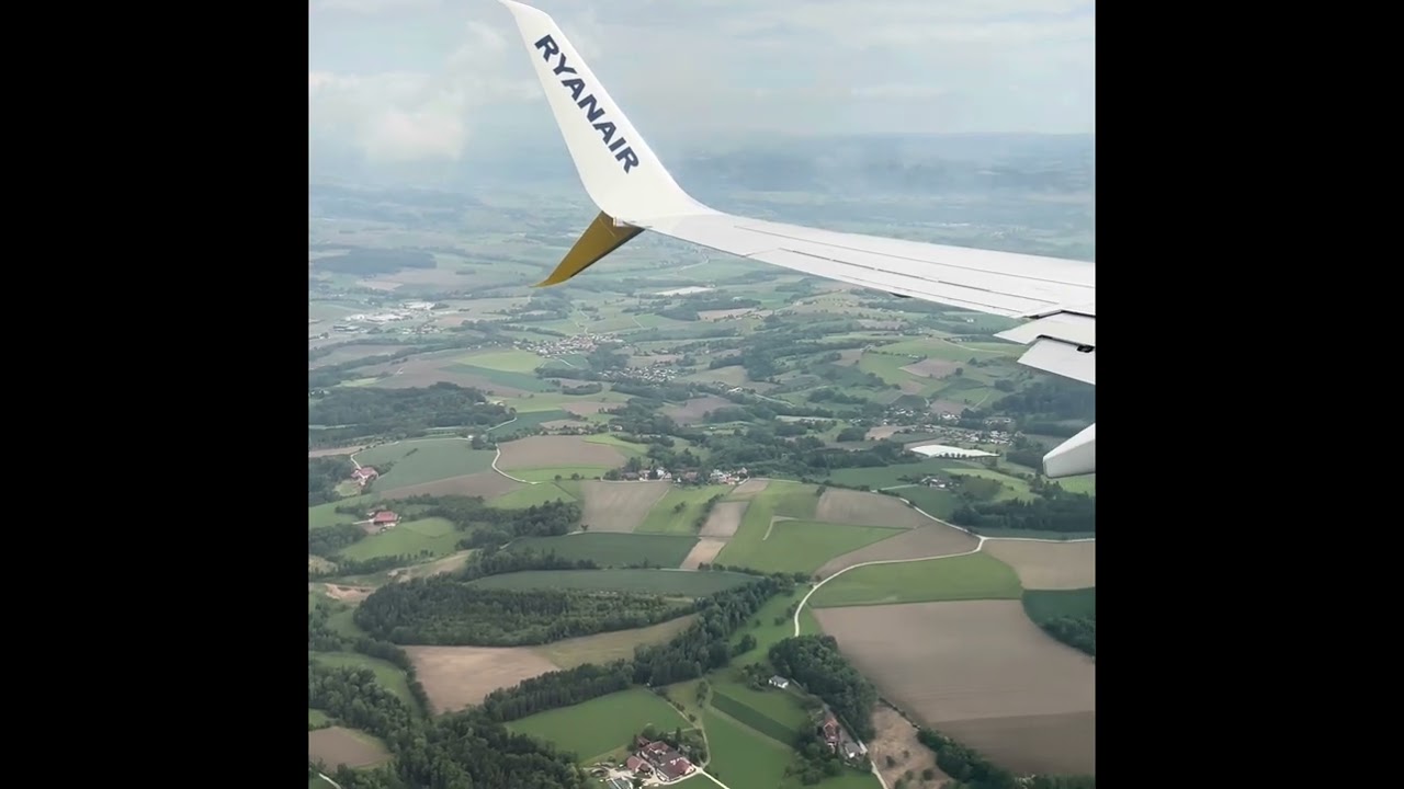 # Ryanair Landing Approach Linz Airport RWY09