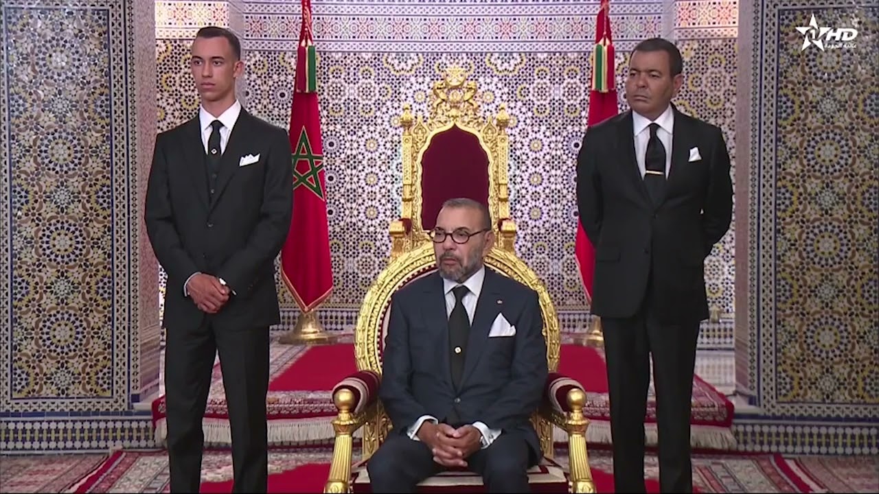 جلالة الملك يستقبل والي بنك المغرب