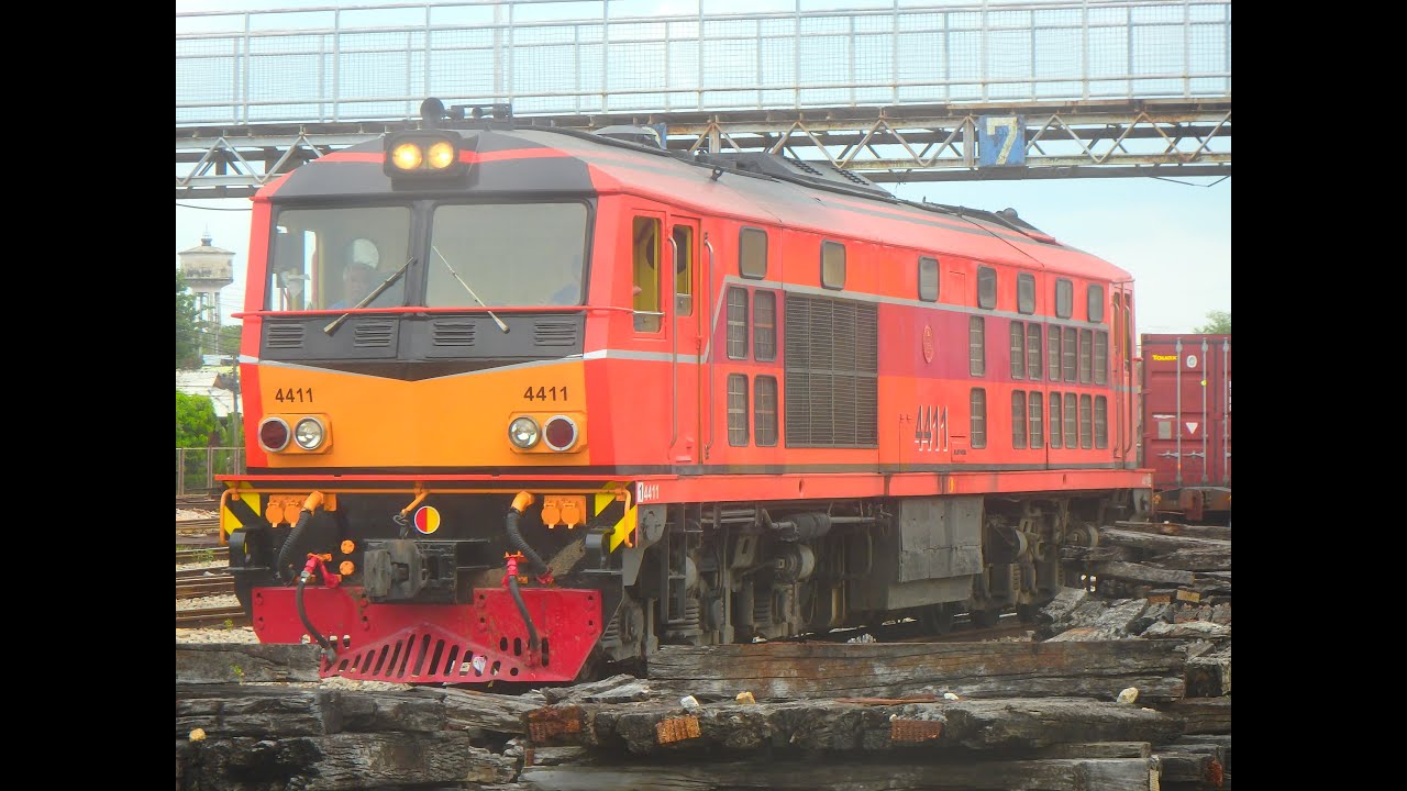 รถไฟไทย ; รถจักรดีเซลไฟฟ้า Alsthom AD24C เครื่องยนต์ Pielstick 16 PA4 V.185