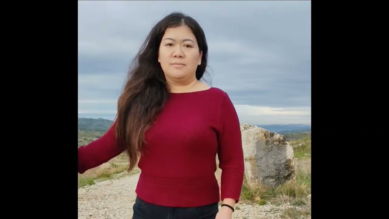 Kuv tus niam tsev wb mus ncig ua si pem roob 