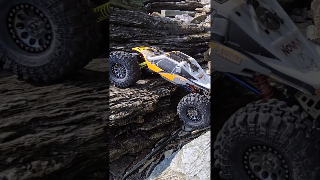 Axial old vs. new 💯 Ax10 🦂 & Gilamon 🦎  #rc #rccar
