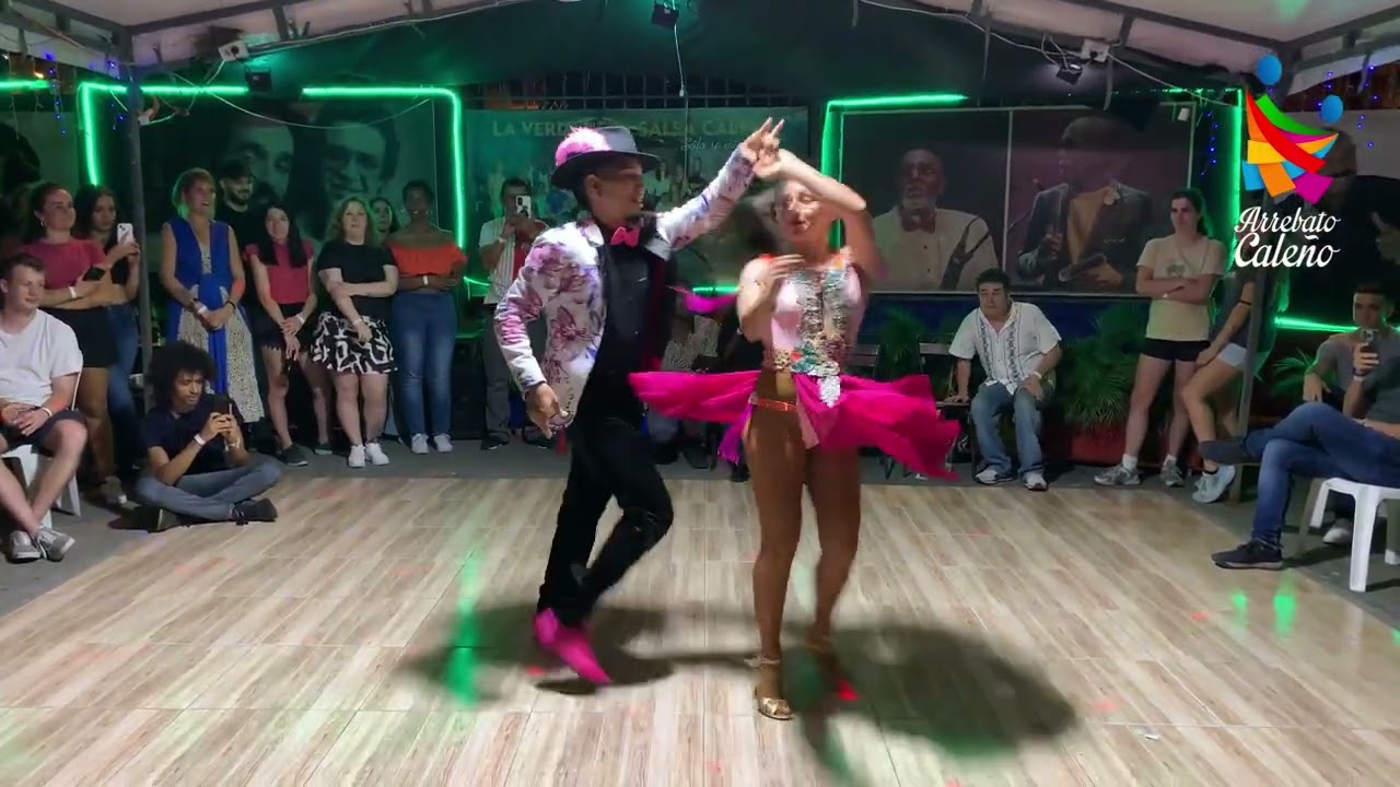 ¡Clara: La Francesa Más Caleña! Salsa con Sabor Puro de Cali