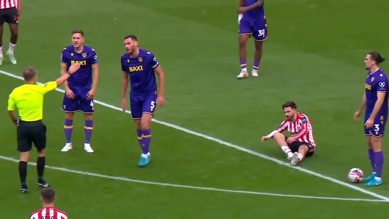 SUNDERLAND 2 OXFORD UNITED 0 ALTERNATIVE COMMENTARY