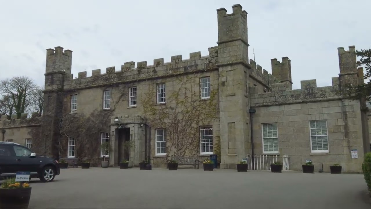 Driving in St Ives into Tregenna Castle Resort