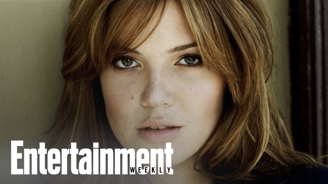 This Is Us: Mandy Moore's Strange Ritual Before Filming | PopFest | Entertainment Weekly