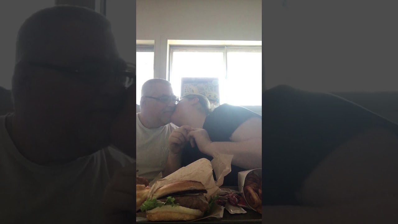 ARBYS NEW BACON SANDWICHES REVIEW/Mukbang