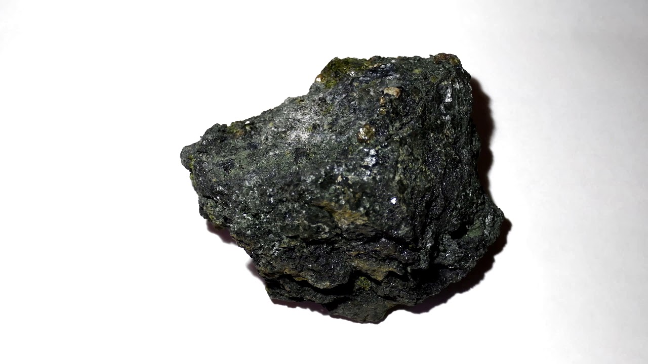 Пирротин,эпидот,пирит.  420г