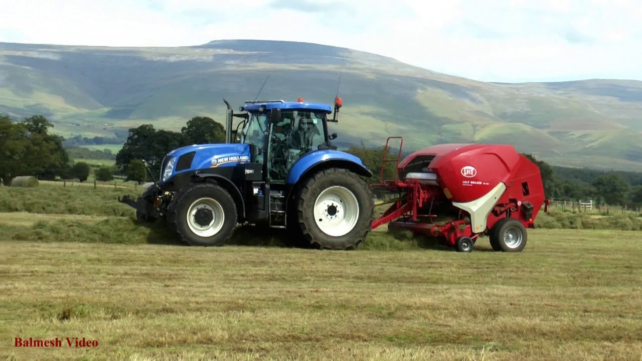 Baling for Haylage with Lely/Welger Round Baler.