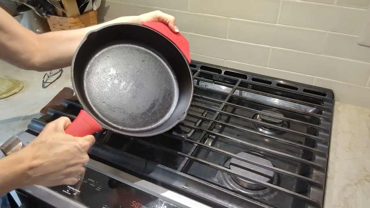 I Tested Lodge Handle Holders So You Don’t Have To!