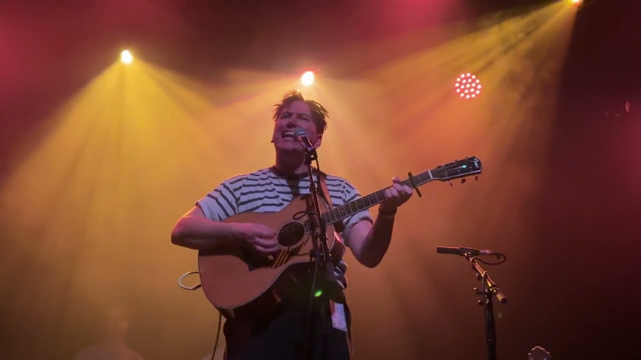 The Mary Wallopers - Building up and tearing England down (Live in Manchester)