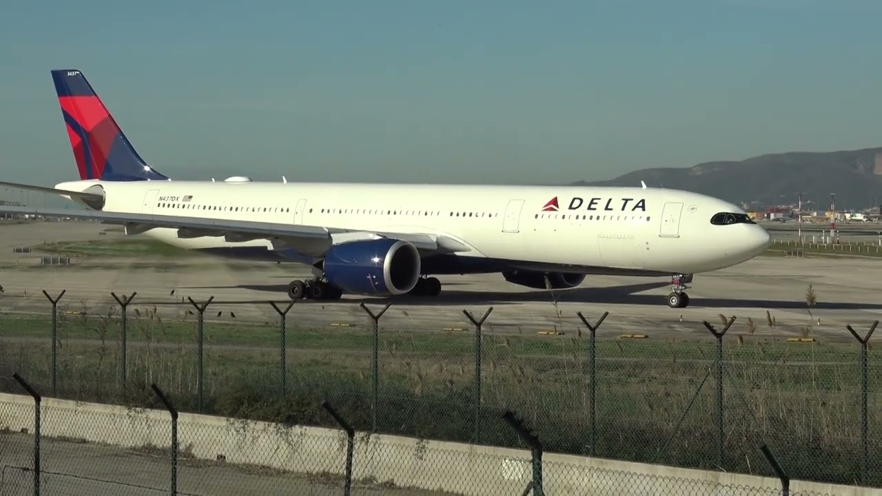 Delta Airlines Airbus 330-900Neo N437DX Taxing Barcelona LEBL