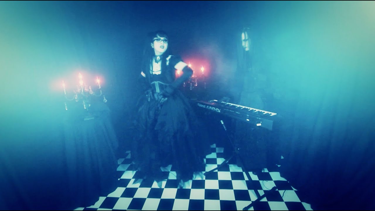 VELVET EDEN [One Caress] MV FULL