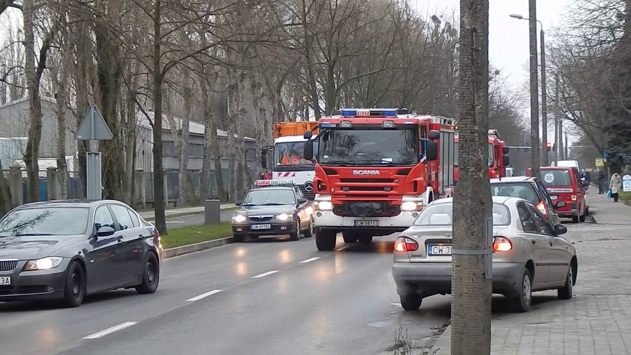 Alarmowo sekcja gaśnicza z JRG 1 we Włocławku! GBA 2,5/16 Renault Midlum oraz GCBA 5/32 Scania P380!