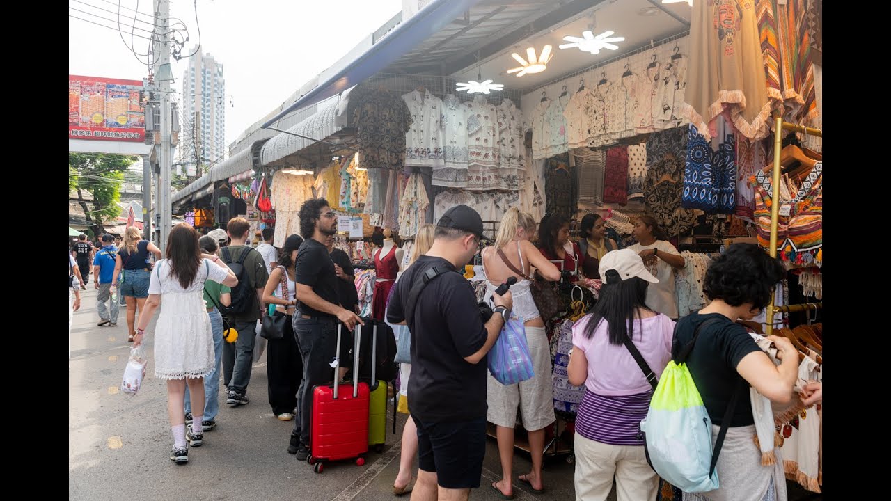 [4K] Walking tour Chatuchak Weekend Market exploring the iconic landmarks of Bangkok