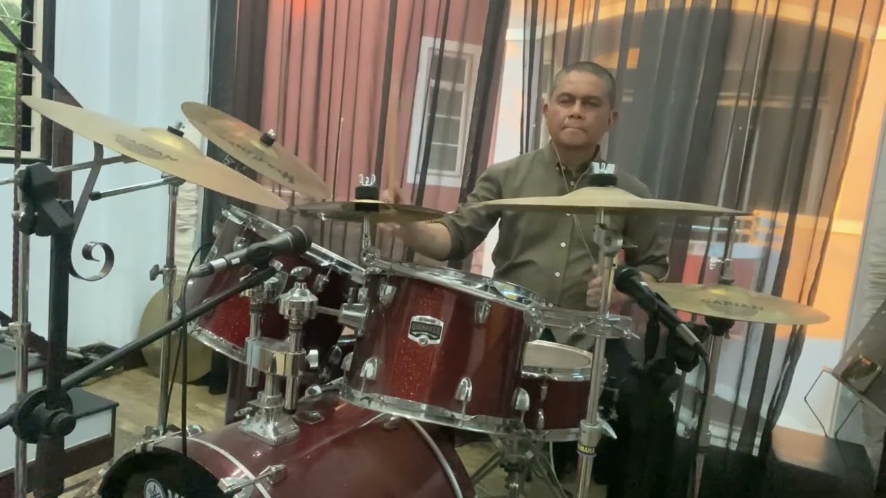 Dunia Perlumbaan Drum Cover