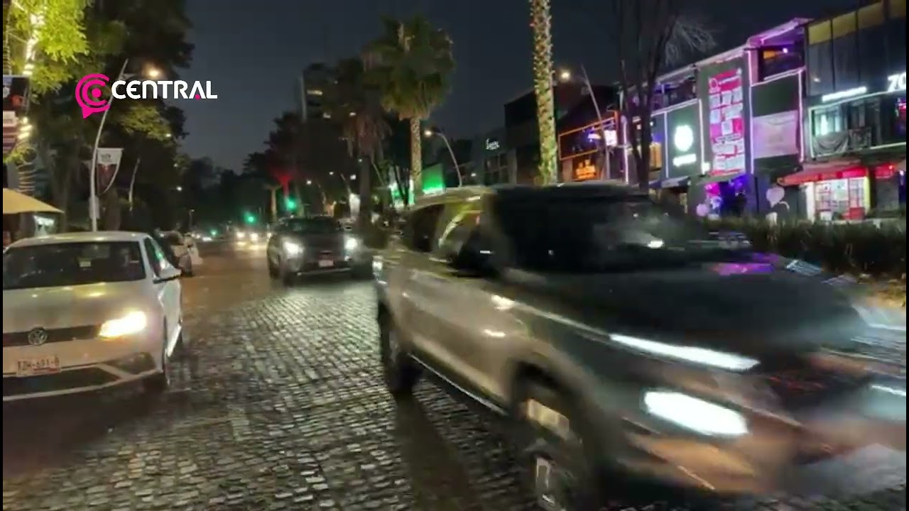 Avenida Juárez sobrevive secuestrada por el comercio informal y el caos de la vida nocturna