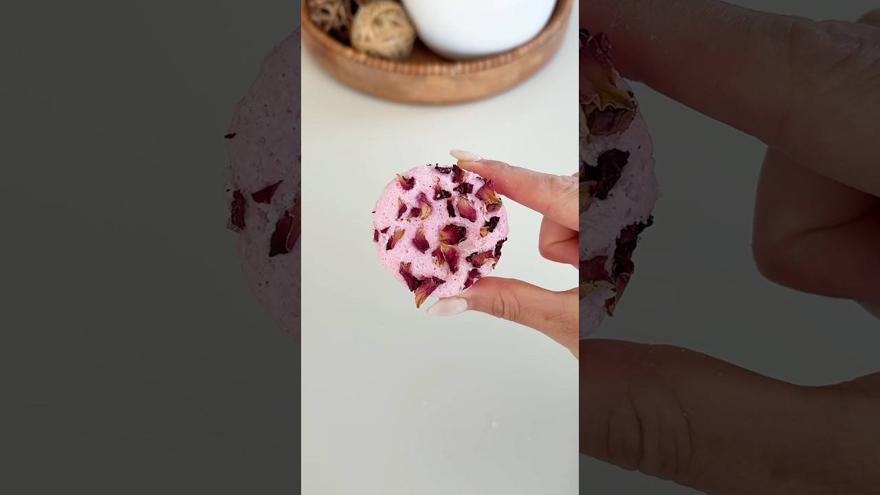 Homemade rose bath bombs  🌹 