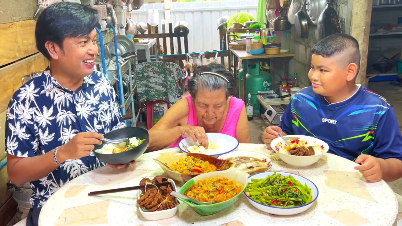 กินข้าวกับแม่ทองย้อย แกงคั่วสับปะรดหอยแมลงภู่ #อร่อย