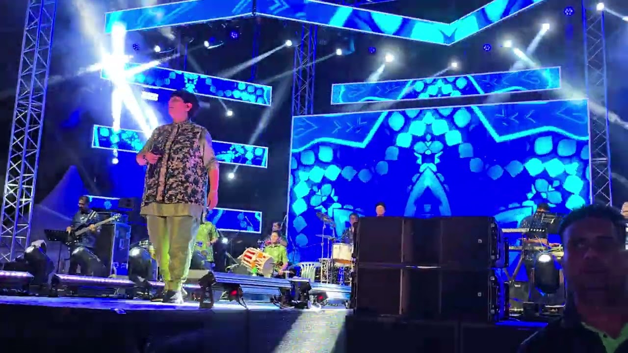 Radha Govaladi | Falguni Pathak Live in Dubai 2024