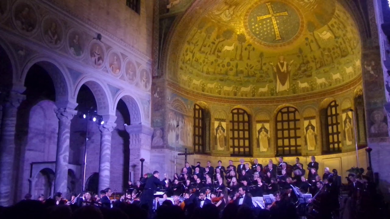 Requiem music Mozart conductor Paolo Olmi & YMEO - Munchener Bach - Choir at S. Apollinare (Ra)