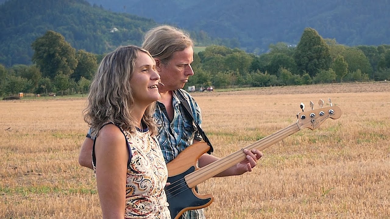 Dirt Floor - Bella Nugent & Jan Fitschen - original by Chris Whitley