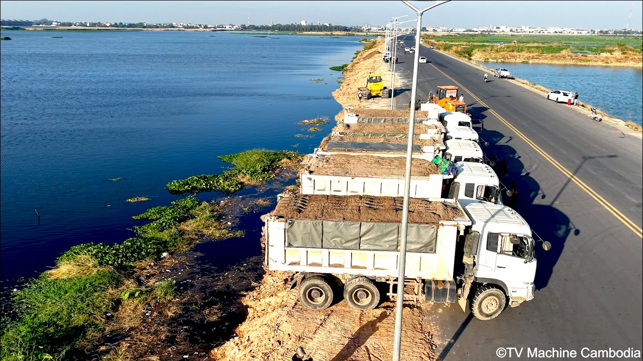 Experience Operating Of Landfilling flooded & Cleaning Dozer Leveling & Dump Truck Unloading Sand