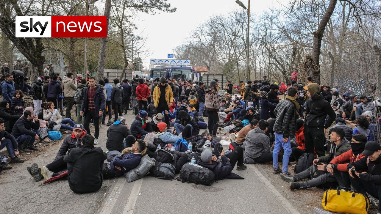 Syria conflict: Turkey opens borders to Europe for refugees