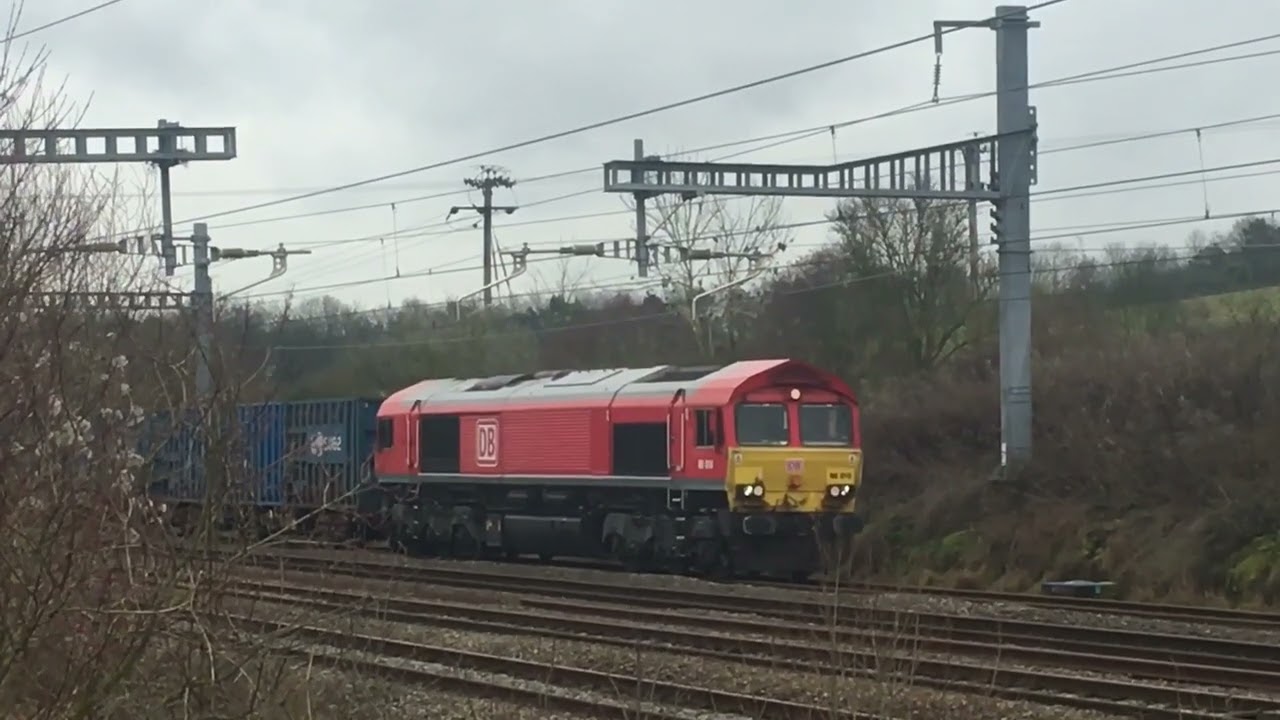 66010 Steventon Down loop, couple of 800s passing then departing with long empty freight