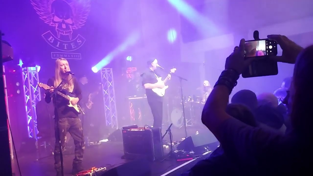 Still too young to remember. Francis Dunnery It Bites