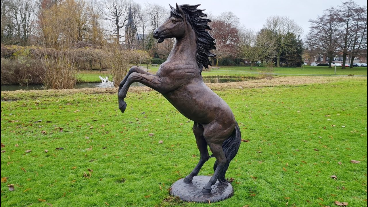 Bronzen paard tuin steigerend | bronzenbeeldenwinkel.nl