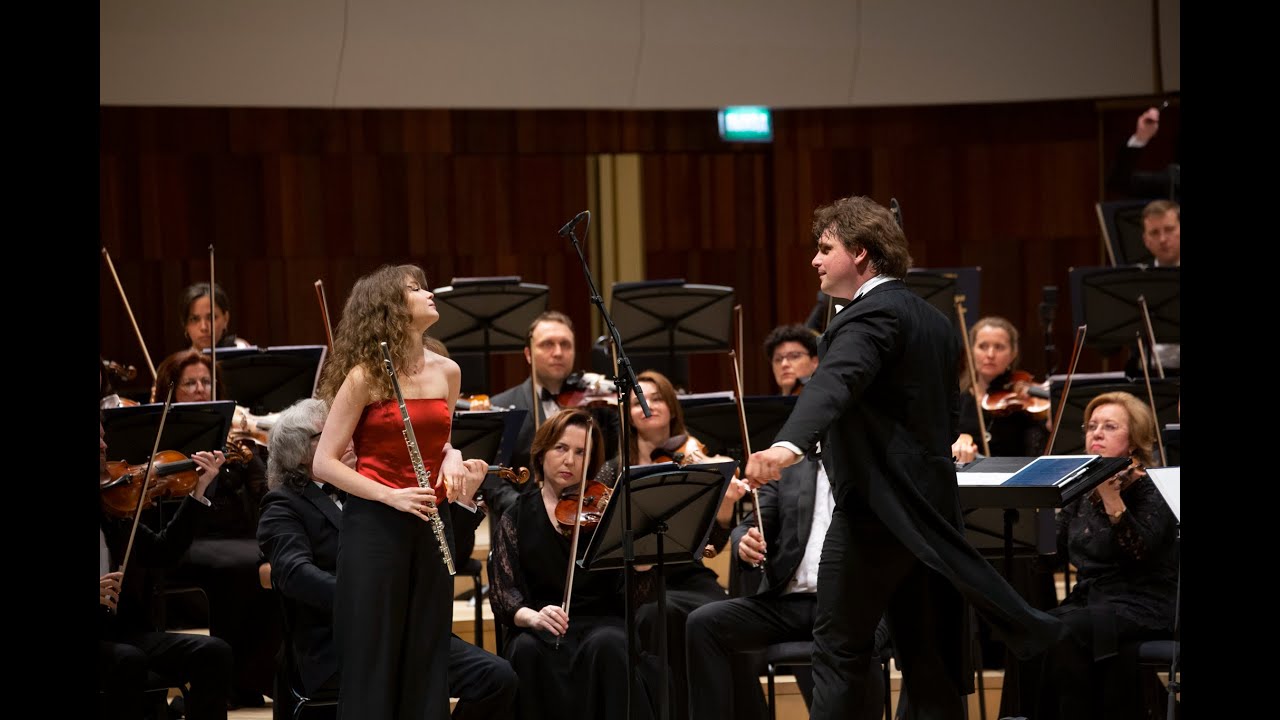 Bizet/Born Carmen Fantasy for flute and orchestra - Ekaterina Kornishina