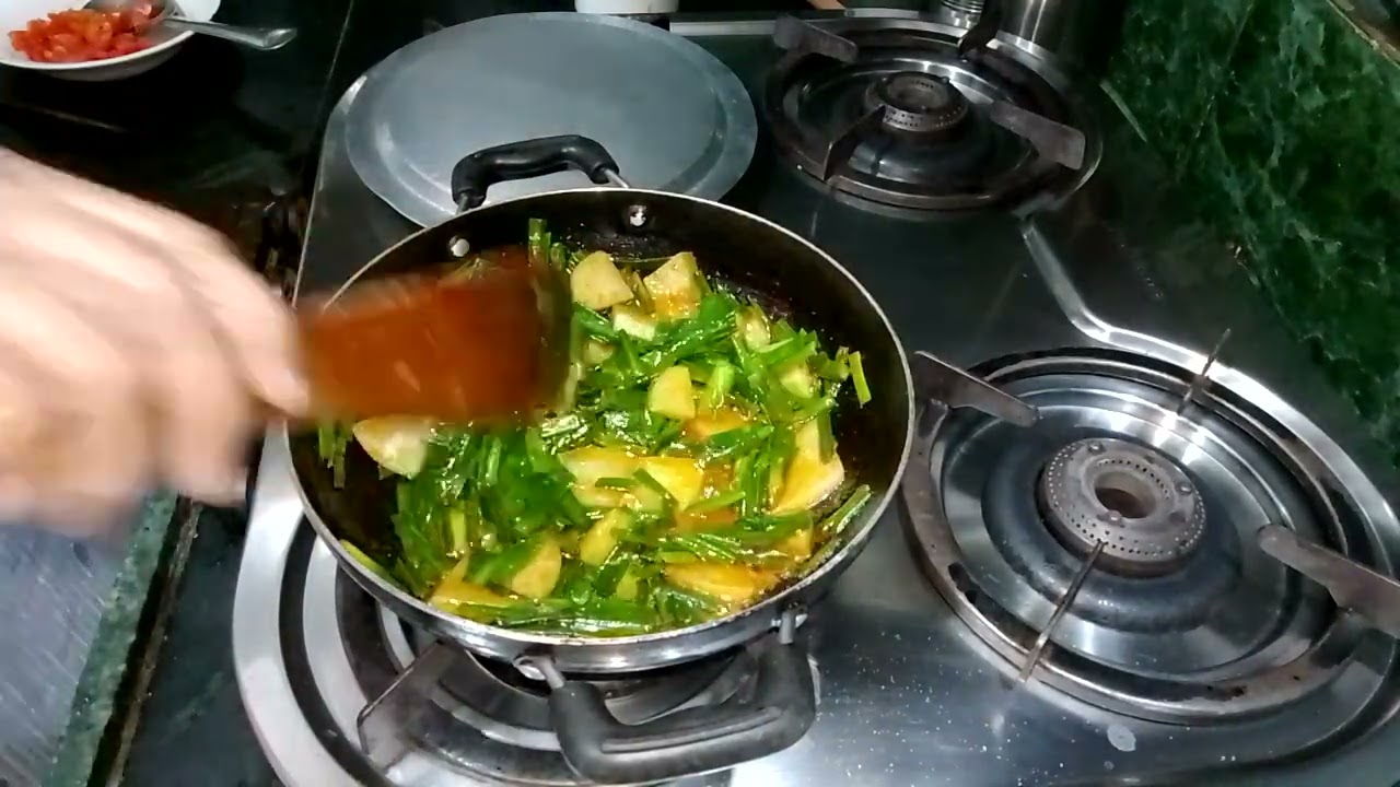 Aloo hare paha kea patte sabji  # Dase sabje# mazedar