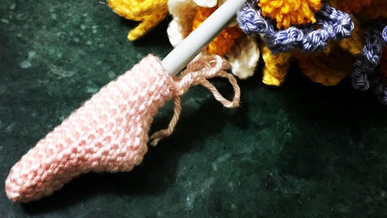 اميجرومي ارتجالي بالعربي ٤ القدم المرتفعة  Amigurumi crochet high-heeled foot for a crochet doll