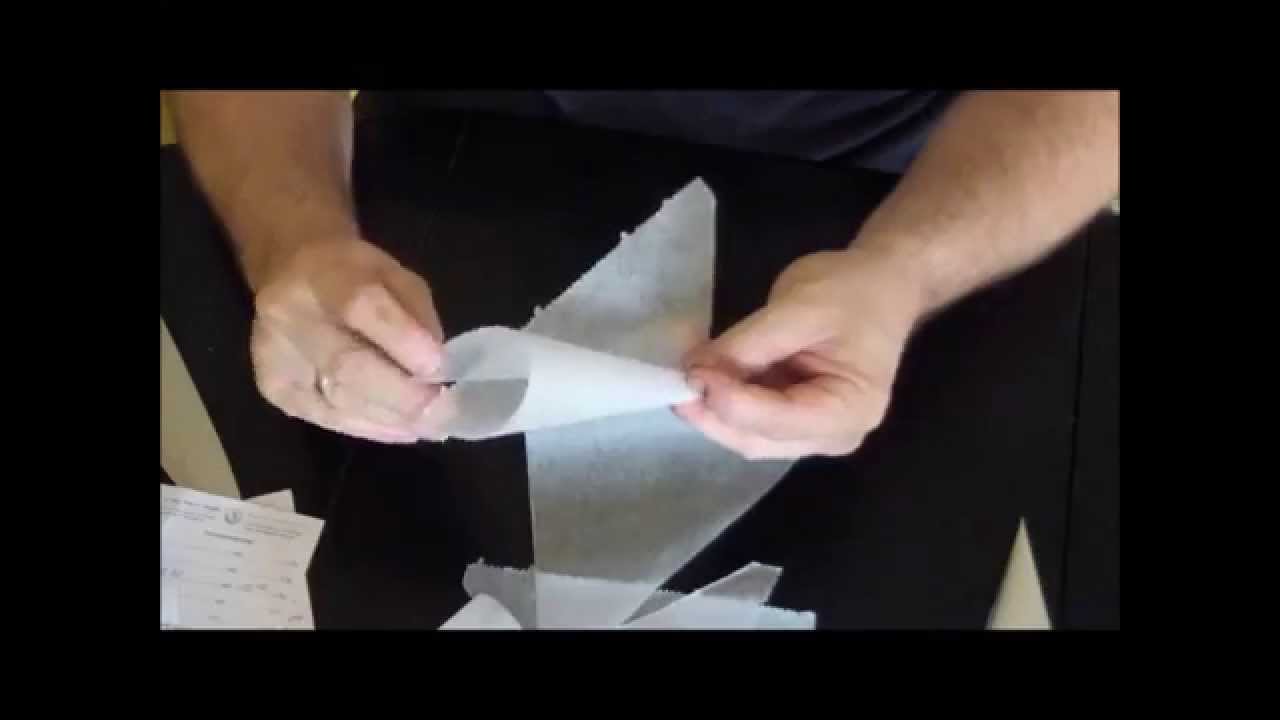 Spritztüten aus Backpapier selber machen - Spritzbeutel selber herstellen - für zarte Dekorationen