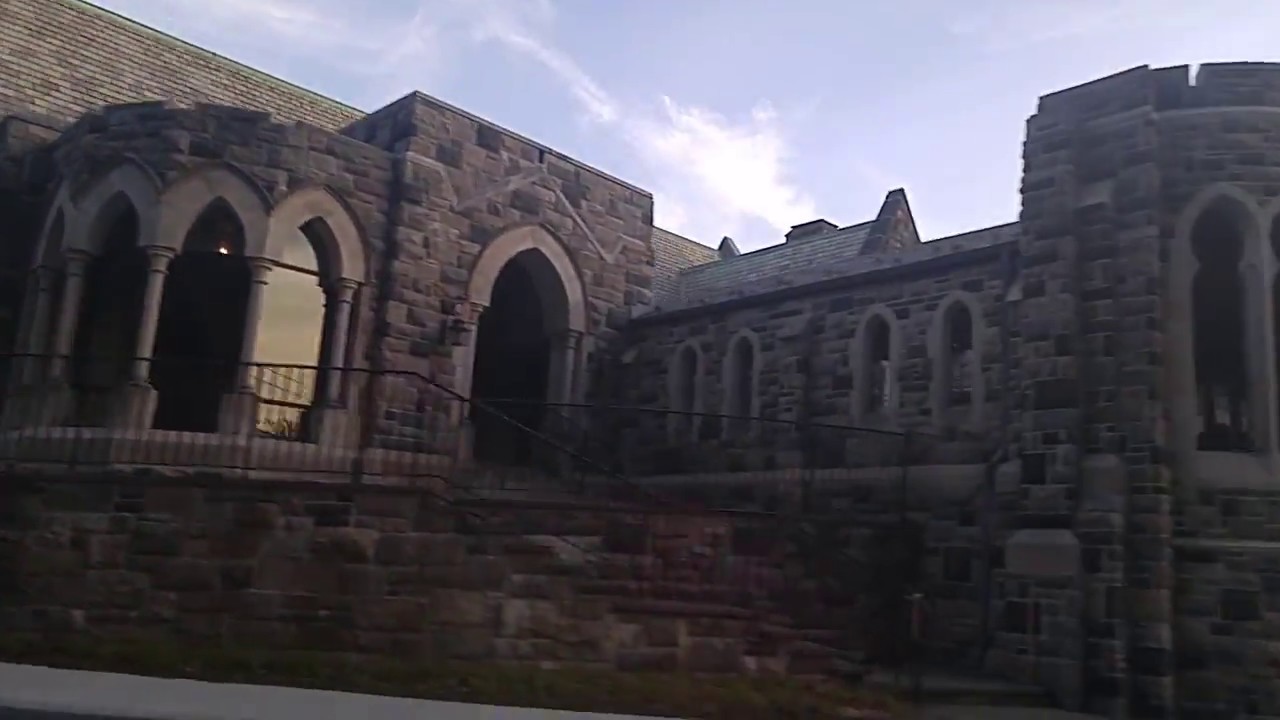 Driving from Oyster Bay to Locust Valley,New York
