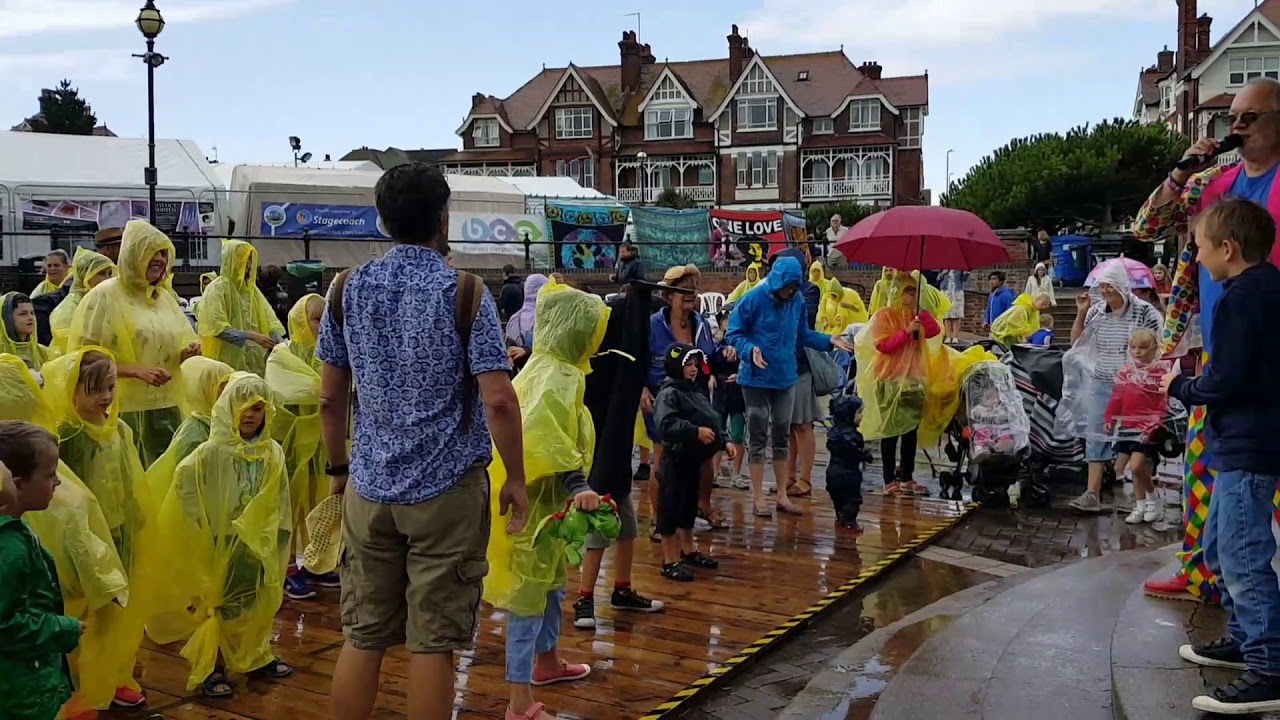 Broadstairs folk week hobby horse club 2017 hokey cokey sunshine