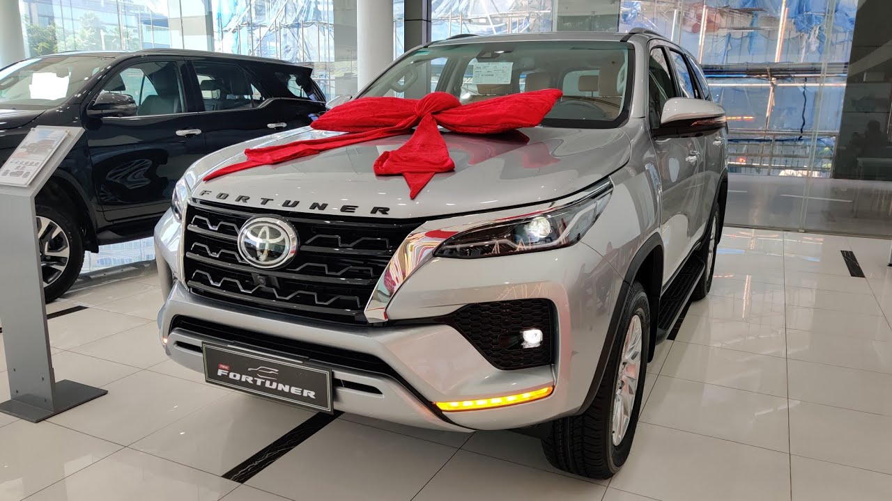 Toyota Fortuner 2022 - Silver Color