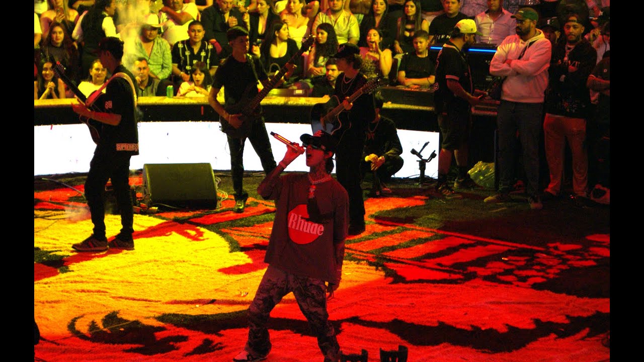 Natanael Cano cantó, bailó y desató la locura en el Palenque de la Feria Nacional de San Marcos