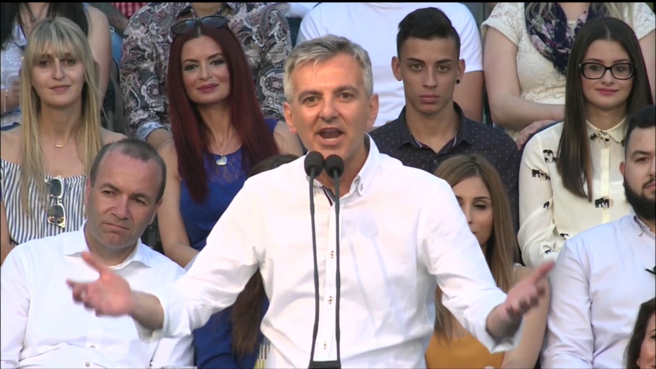 Muscat jiggustifika l-kummenti dwar idejn Simon Busuttil