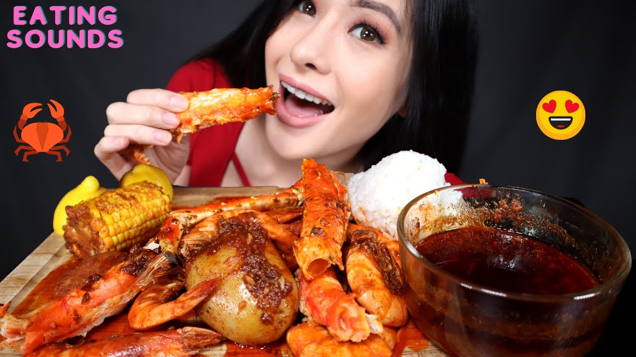 ASMR EATING KING CRAB (MESSY) | SPICY CAJUN SEAFOOD BOIL MUKBANG (KING CRAB, SHRIMP, CORN, POTATO)