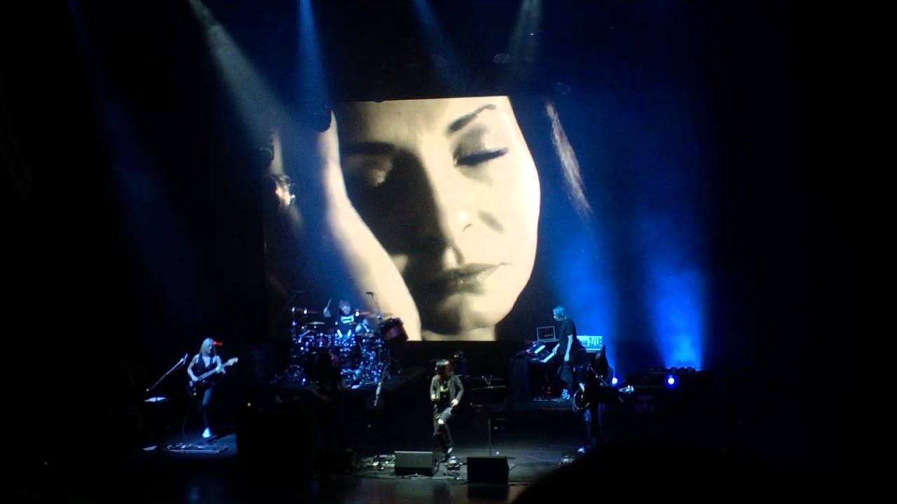 Steven Wilson (featuring Ninet Tayeb) - Hand. Cannot. Erase. Live in NYC (Beacon Theatre) 3/5/16