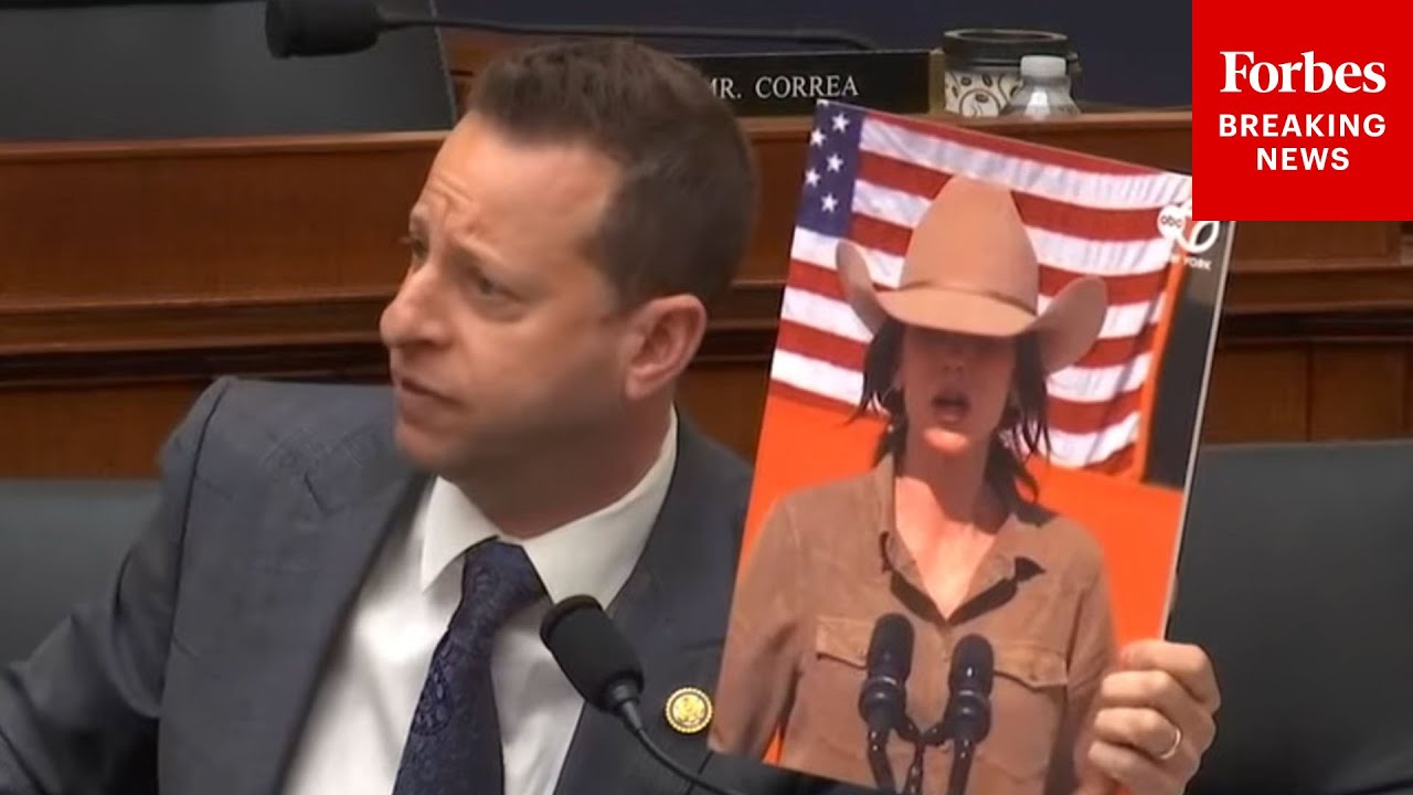 'C'mon On Guys—She Looks Ridiculous!': Moskowitz Confronts GOP Reps About Noem After ICE Killing
