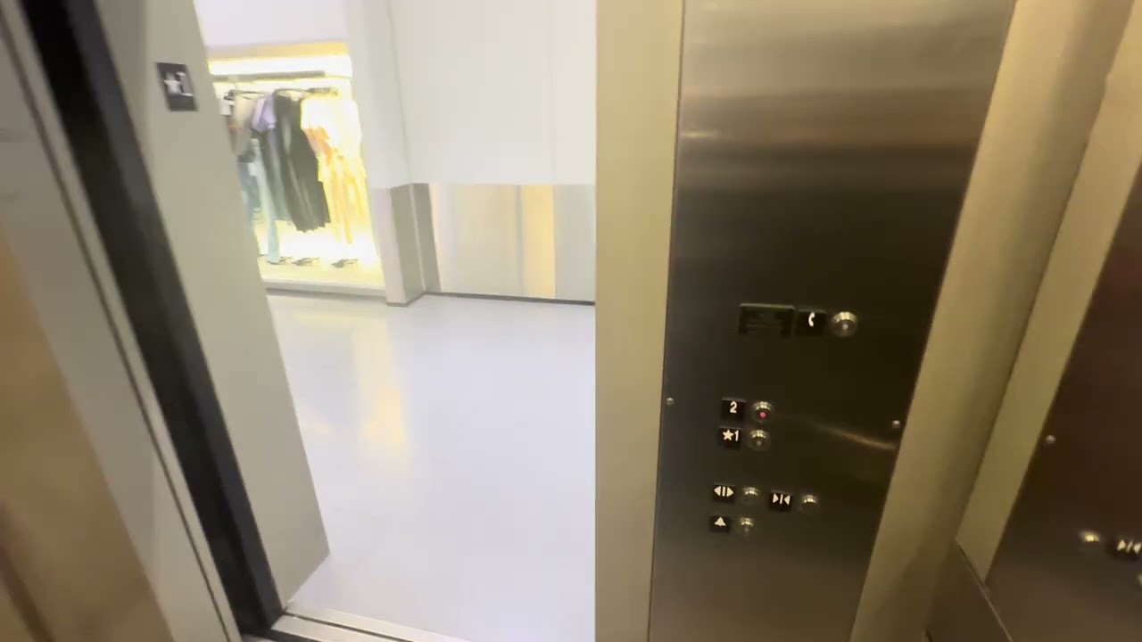 ZARA elevator at Market Mall Calgary 